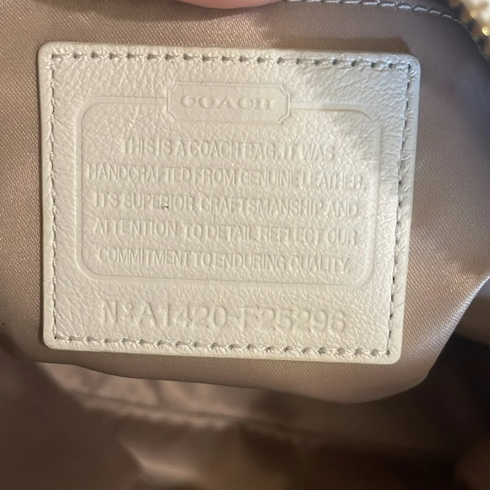 COACH- Taylor leather satchel in Ivory - F25296- GUC
